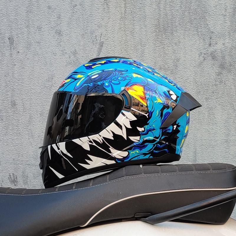 Мотоциклетный шлем для мужчин и женщин, спортивный автомобильный шлем с двойными линзами, новый национальный стандарт, четыре сезона, персонализированный Bluetooth