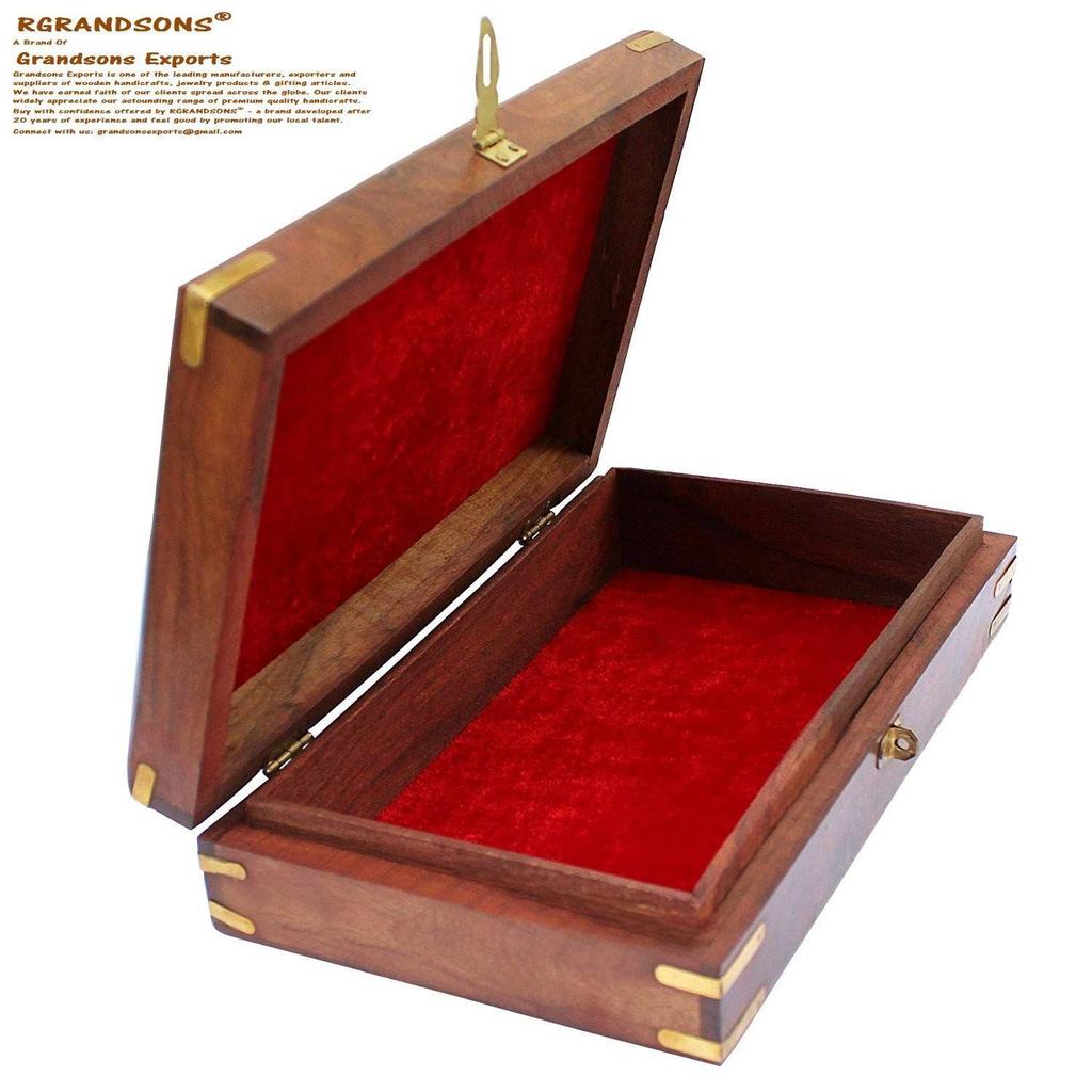 Деревянная шкатулка для украшений ручной работы для женщин. Органайзер для драгоценностей, украшенный вручную замысловатой резьбой. Подарочные изделия.