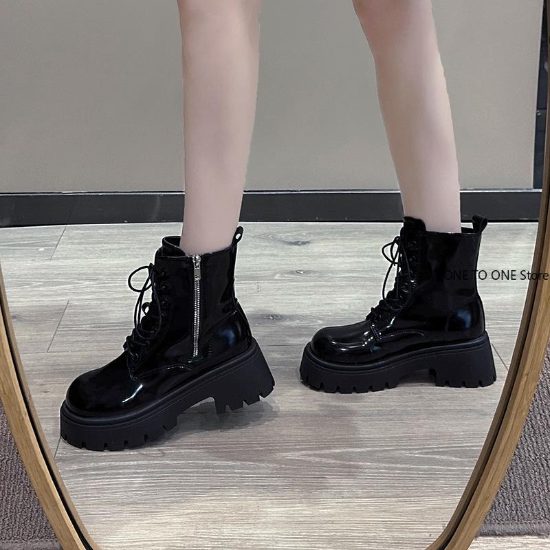 2025 Women's Black Back Zipper Chunky Heel Boots Goth Style Lace Up Solid Color Platform Short Boots for Women Fashion Wing