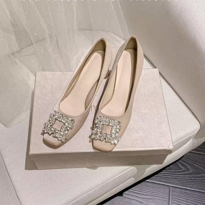 Модная весенняя новинка, квадратные каблуки для женщин, модный квадратный носок, неглубокий вырез, хрустальная пряжка, нескользящие износостойкие туфли