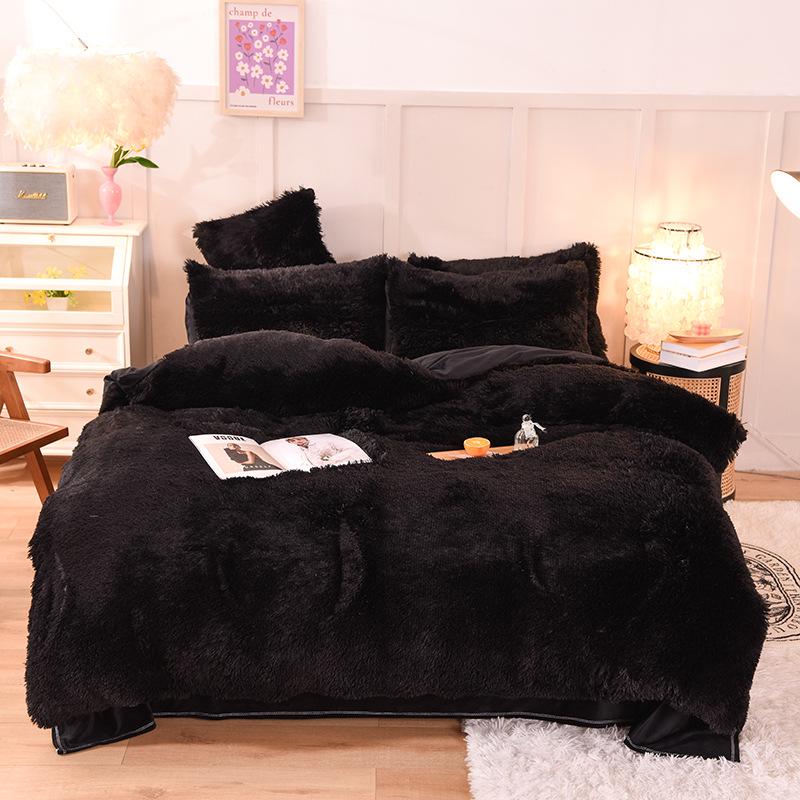 "Mink Velvet Plush Winter Bed Set: Four-Piece Solid Color Quilt Cover"
