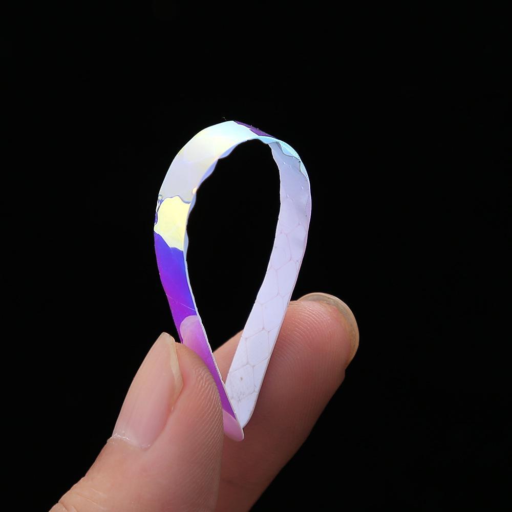 Светоотражающие наклейки на автомобильные и велосипедные шины