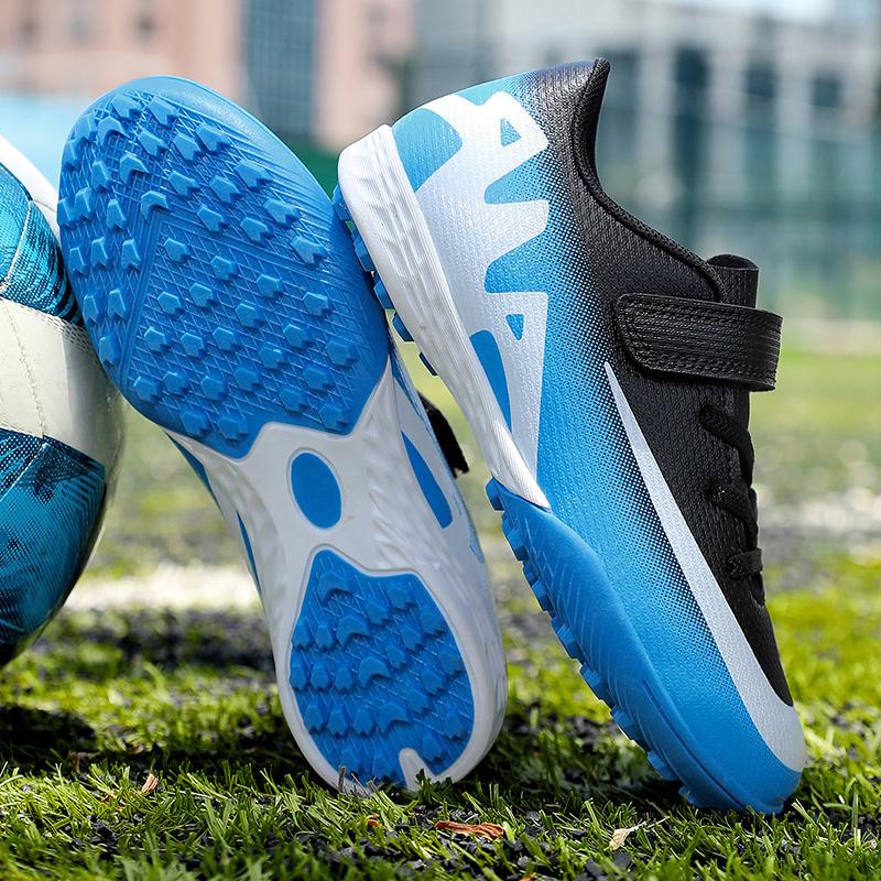 New Kid Football Boots Professional Match Soccer Shoes Comfortable Sneakers Non-Slip Boys Ultralight TF FG Sports Shoes Unisex