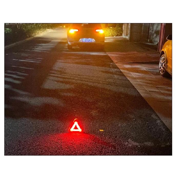 Portable Car Solar-Powered Emergency Warning Light Auto LED Triangle Signal Lamp 5 Modes with Handle Car Roadside Repair Safety