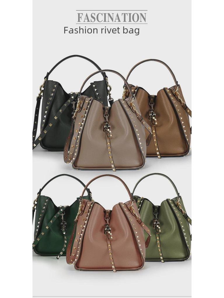 Сумка-ведро из натуральной кожи с заклепками и рисунком в виде головы тигра