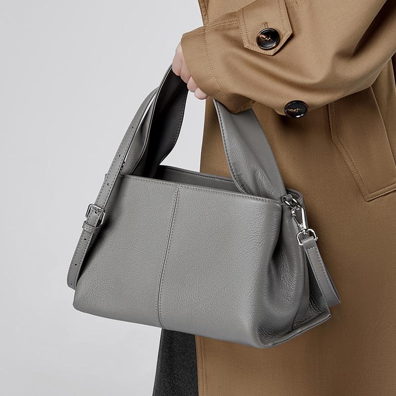 Women's Retro Classic Leather Shoulder Top Layer Leather Small Fashion Trend Women's Bag