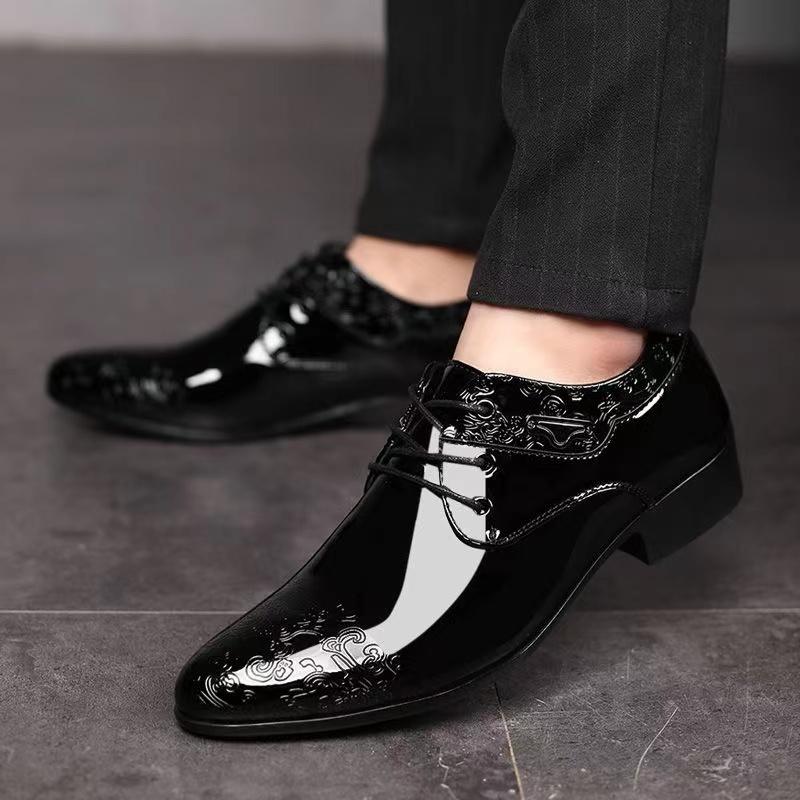 Men's Carved Dress Leather Shoes Spring Autumn British Leather Shoes Business Formal Pointed Toe Lace-up Casual Shoes Glossy Breathable Leather Shoes