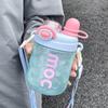 Студенческая бутылка для воды большой емкости летний сезон для девочек высокая ценность чашка с соломинкой новый пластиковый чайник