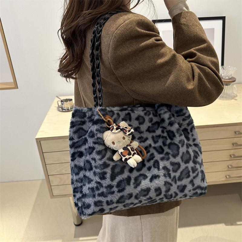 Street Style Leopard Print Plush Tote Bag With Magnetic Closure For Casual Daily Use