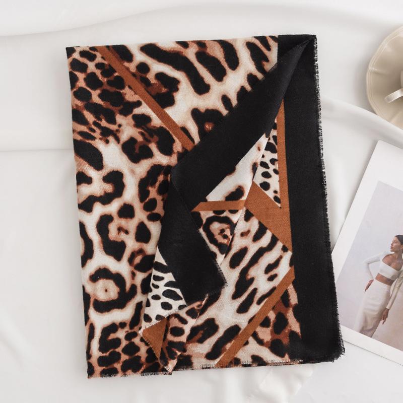 New Autumn and Winter Leopard Print Scarf Fashionable and Versatile Commuting Cold Warning Neck Scarf Extended Warm Printed Shawl
