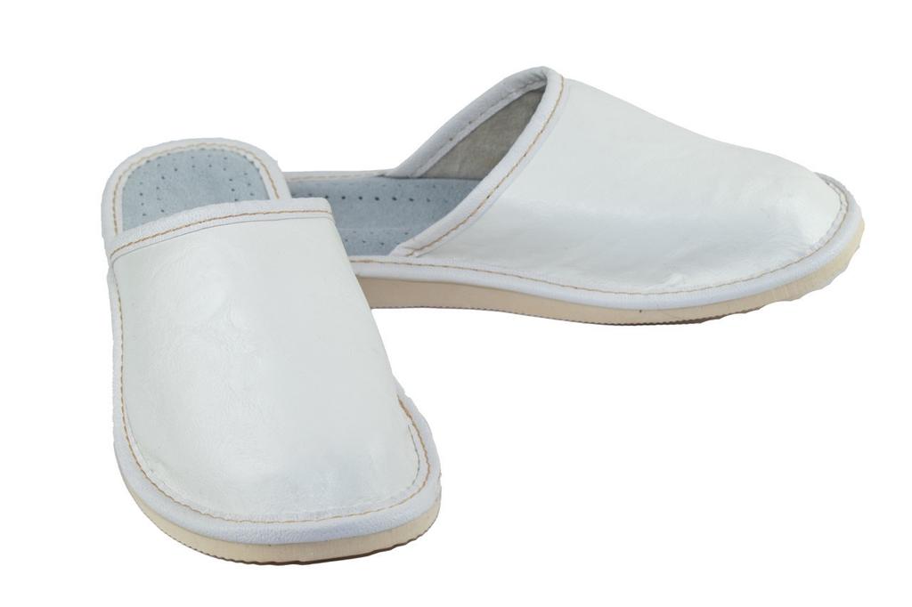 Women's covered leather slippers, white women's silent shoes 42