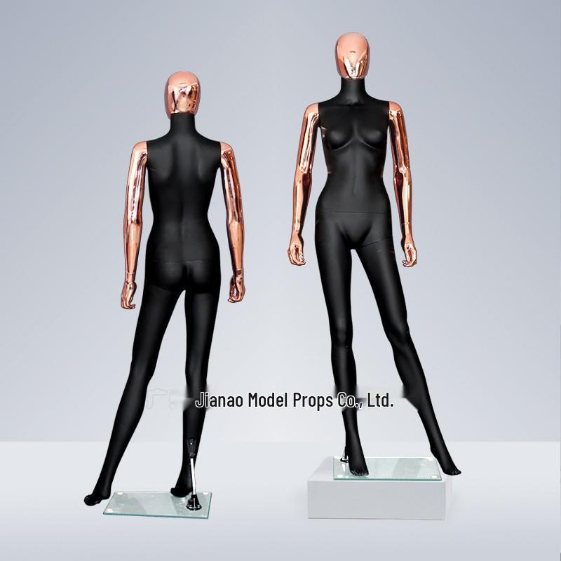 Манекен женский полноростовой с гальваническим покрытием розовым золотом для демонстрации свадебных платьев