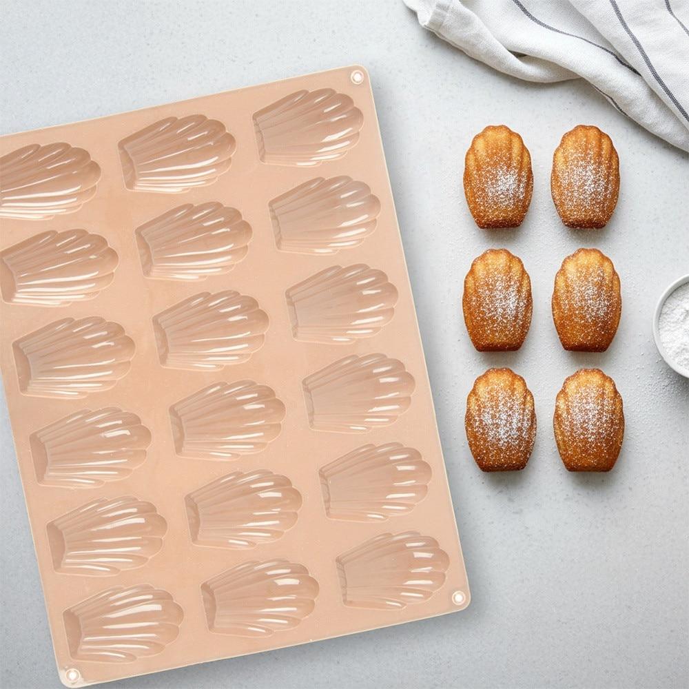 Silicone Madeleine Cookie Mold Shell Chocolate Baking Tray Nonstick Flexible 18-Cavity 32x24.5x2cm Beige