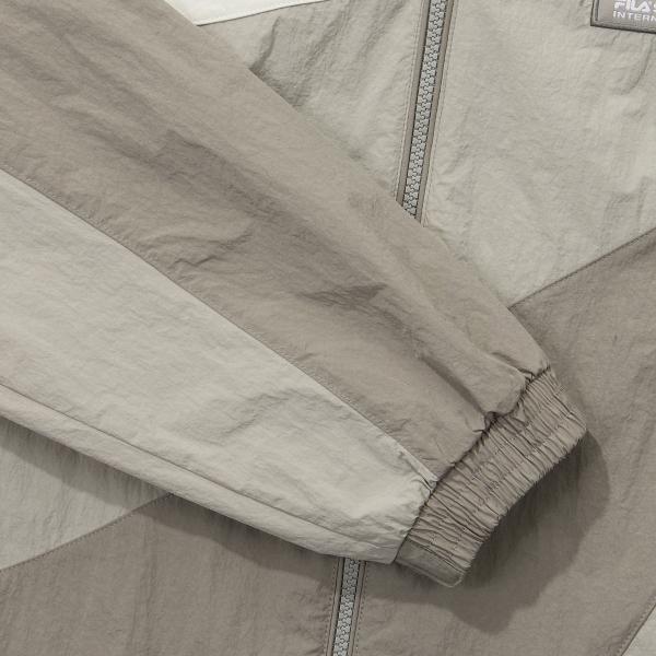 Fila Ветровка с плиссировкой и изогнутым кроем