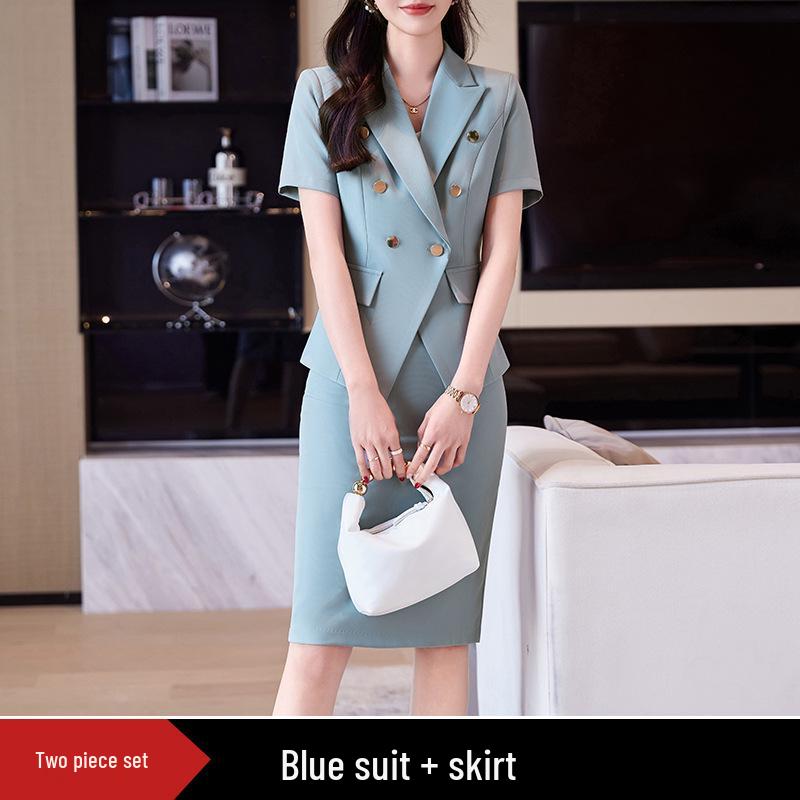 Женский элегантный деловой костюм для работы на ресепшене, в продажах или в салоне