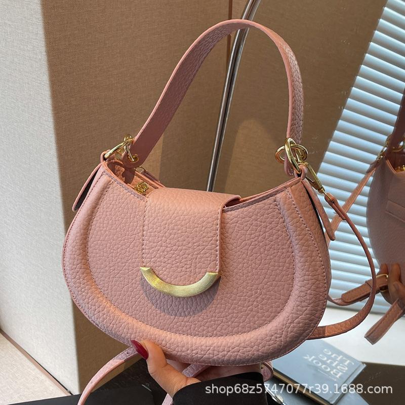 Retro Fashion Simple Temperament Commuter Shoulder Bag Women's 2025 Summer Texture Underarm Bag Korean Version Messenger Bag Tide