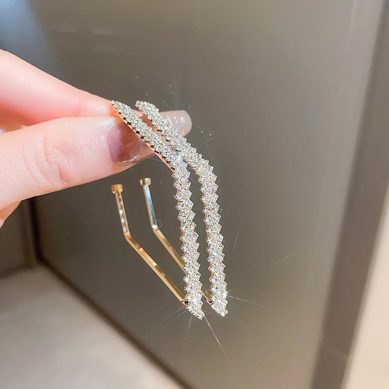 Silver Needle Style Circle Earrings - Simple Korean Metal Design, All-Match Earrings for a Celebrity Look.