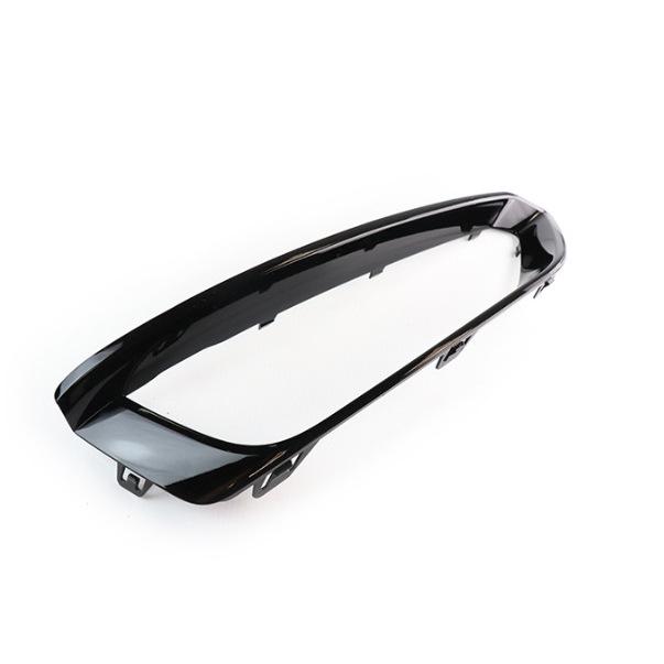 Накладка рамки противотуманной фары для BMW 2 серии F22/F23 (51117351829/51117351830)