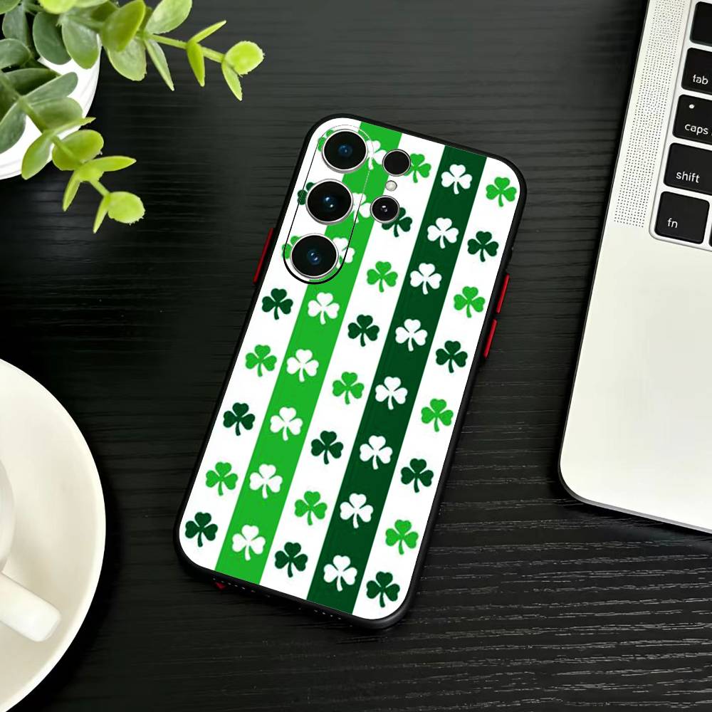 Lucky-Four-leaf clover Phone Case For Samsung S26,S25,S24,S23,S22,S30,S21,Ultra,Plus,FE 5G Black Soft Cover