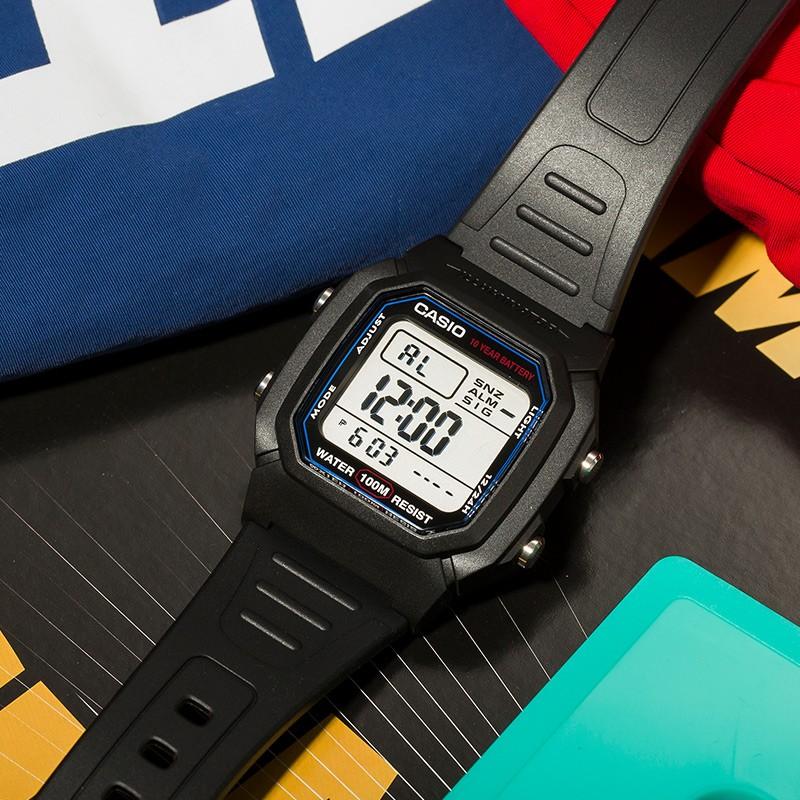 Casio Серия YOUTH - силиконовый маленький квадрат, десятилетний поток энергии, ЖК-дисплей, маленький квадратный циферблат, кварцевый механизм, полимерный ремешок, японский и корейский W-800H-1A