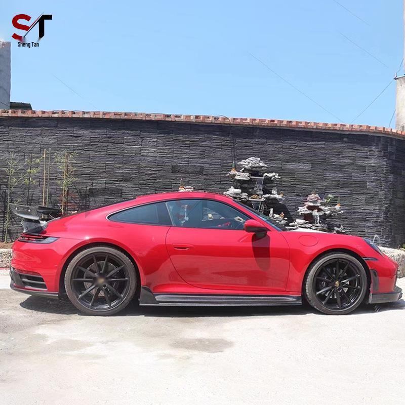 Комплект из углеродного волокна в стиле Techart для Porsche 911 992: Передние и задние губы, боковые юбки, воздухозаборники, угловые накладки