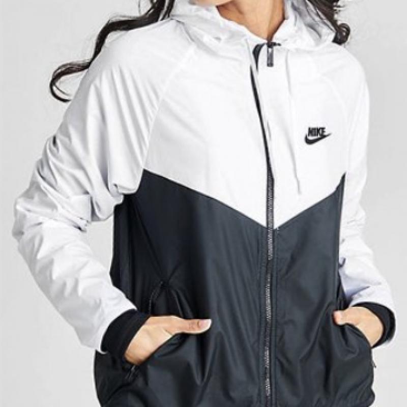Nike Женская куртка Windrunner Bv3939 101