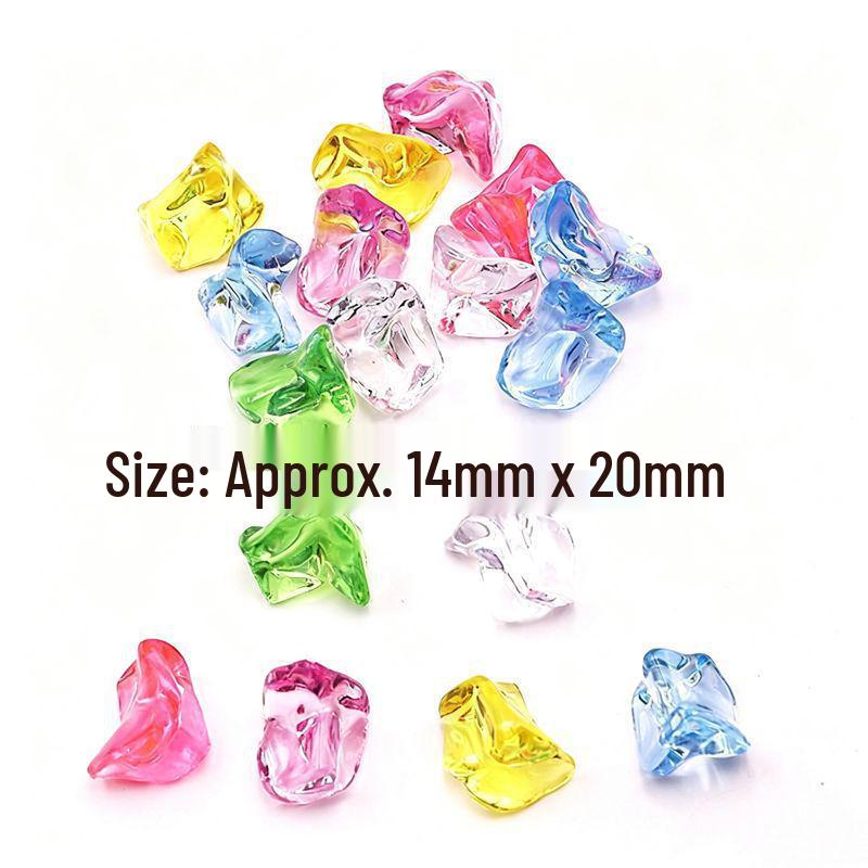Acrylic Beetle Pendant: Transparent Cartoon Animal Ornament for Kids' Claw Machines and Amusement Park Blind Boxes.