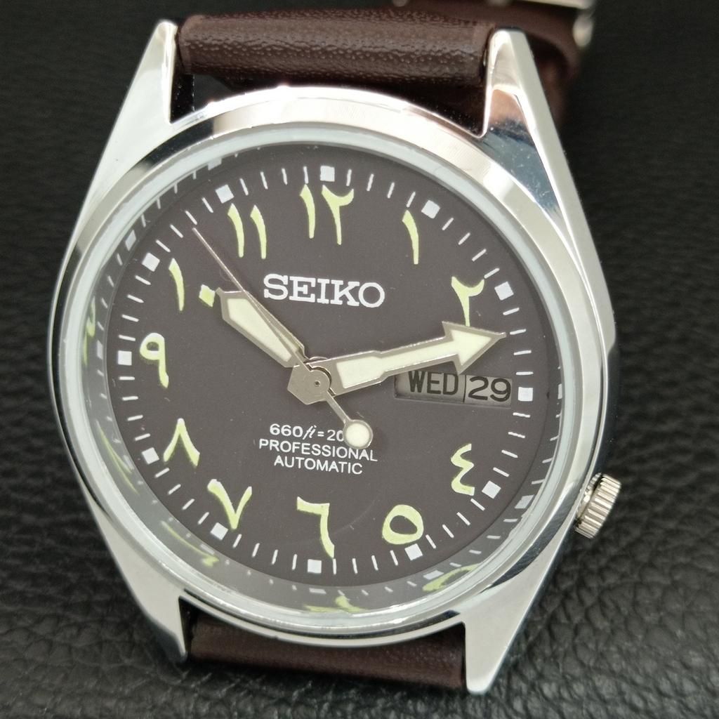 ЯПОНСКИЕ ВИНТАЖНЫЕ ОТРЕМОНТИРОВАННЫЕ МУЖСКИЕ АВТОМАТИЧЕСКИЕ ЧАСЫ SEIKO С КОРИЧНЕВЫМ ЦИФЕРБЛАТОМ a445482-1