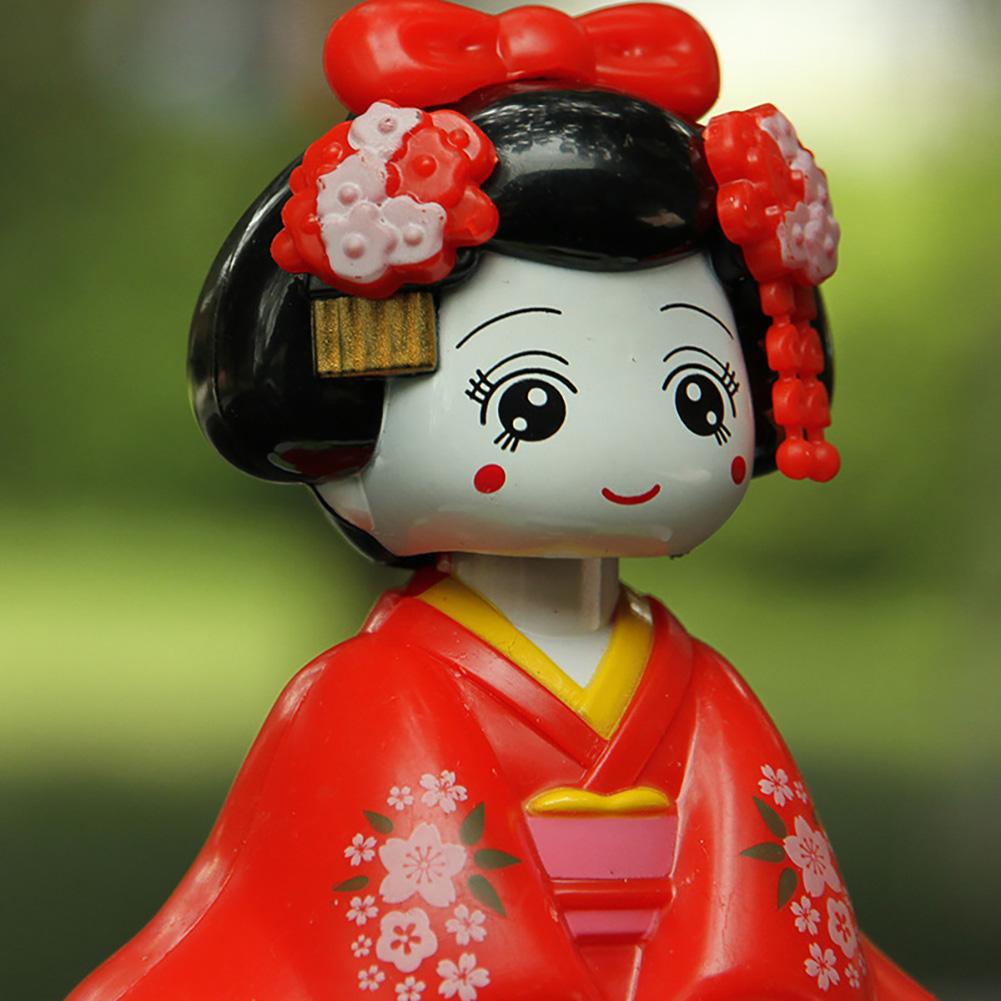 Кукольный автомобиль в японском стиле на солнечных батареях, украшение в виде кимоно, девочка, качающая головой, кивающая головой, мультяшная кукла, приборная панель, милые автомобильные аксессуары