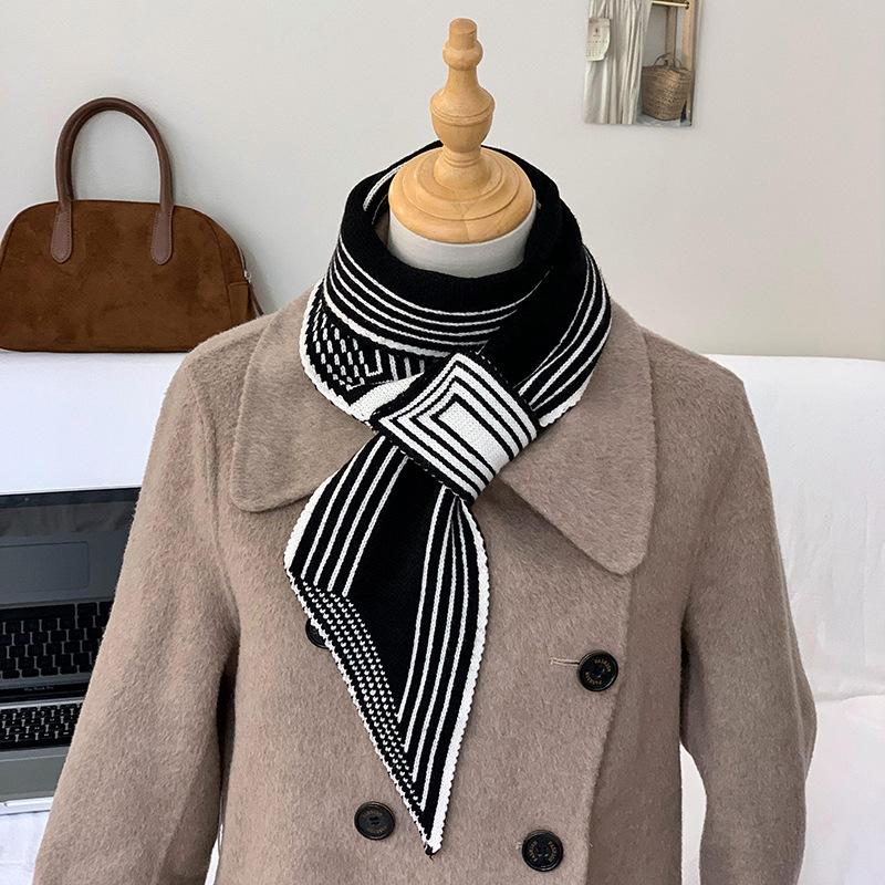 Scarf Women's Winter New Black and White Classic Striped Versatile Lazy Neck Protection Decorative Temperament Scarf Scarf