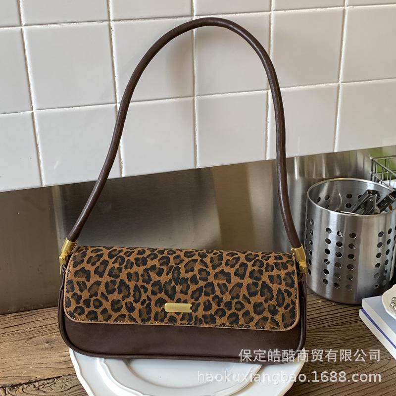 Сумка большой вместимости женская осенне-зимняя универсальная 2025 новая простая корейская версия нишевый дизайн одно плечо сумка-подмышка метод палка сумка