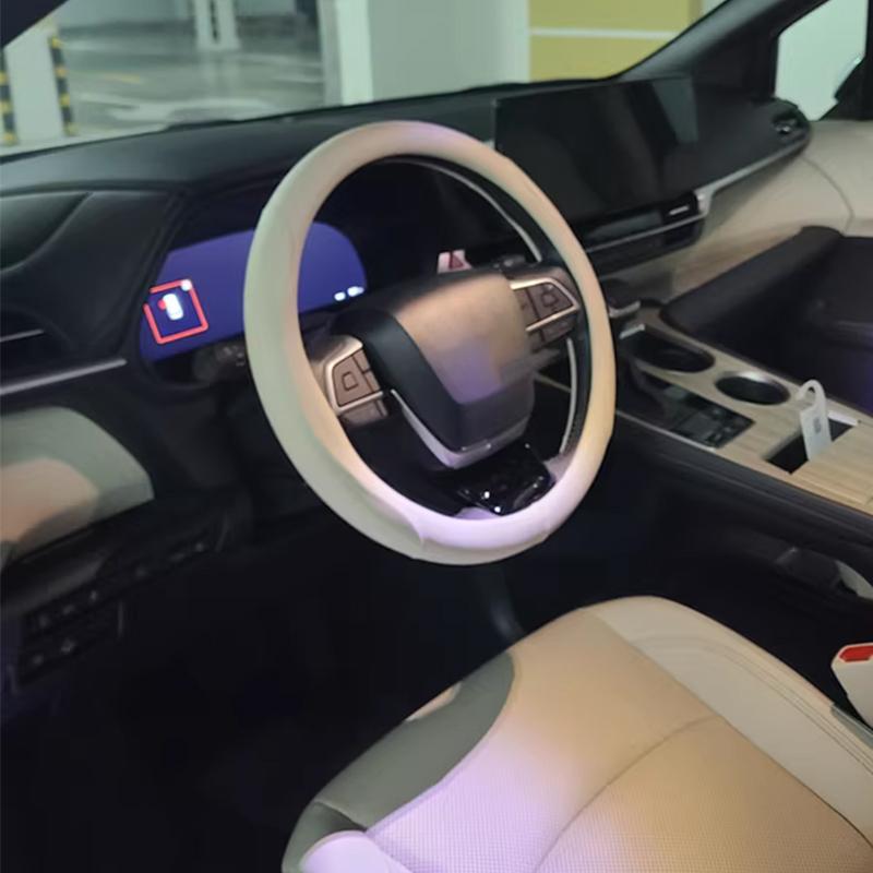 for Toyota Sienna XL40 2024 2025 Car steering wheel protective cover made of silicone material for interior protection