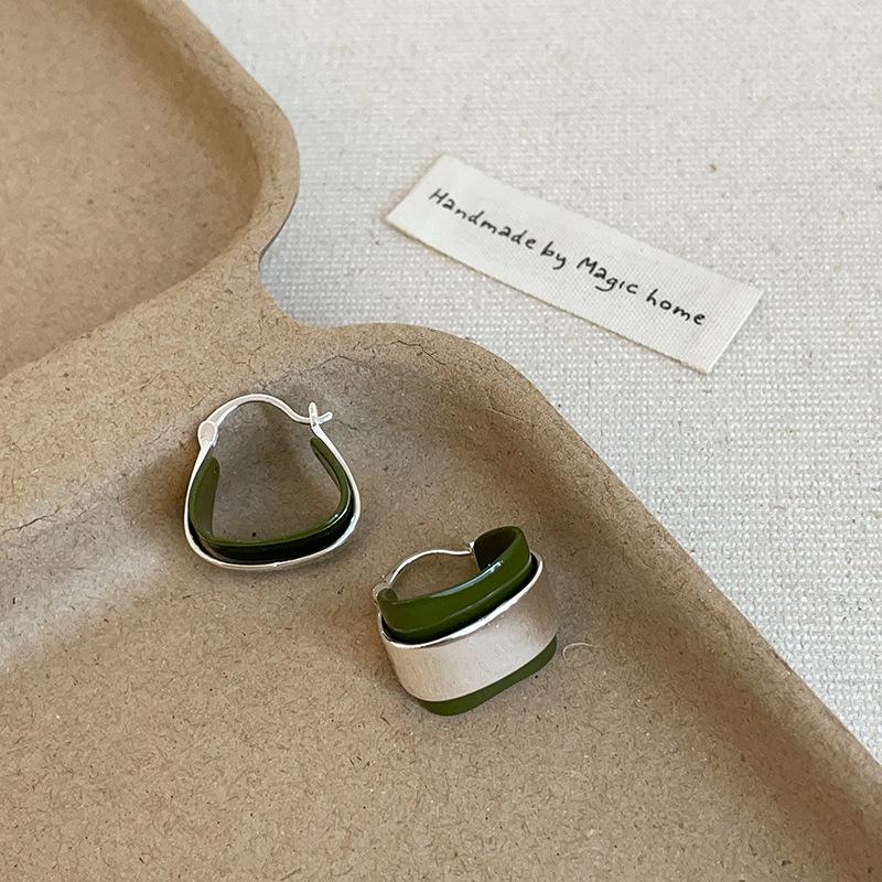 Design Sense Geometric Drip Three-Dimensional Triangular Ear Buckle Women'S Niche Personality Fashion Exquisite Versatile Earrings