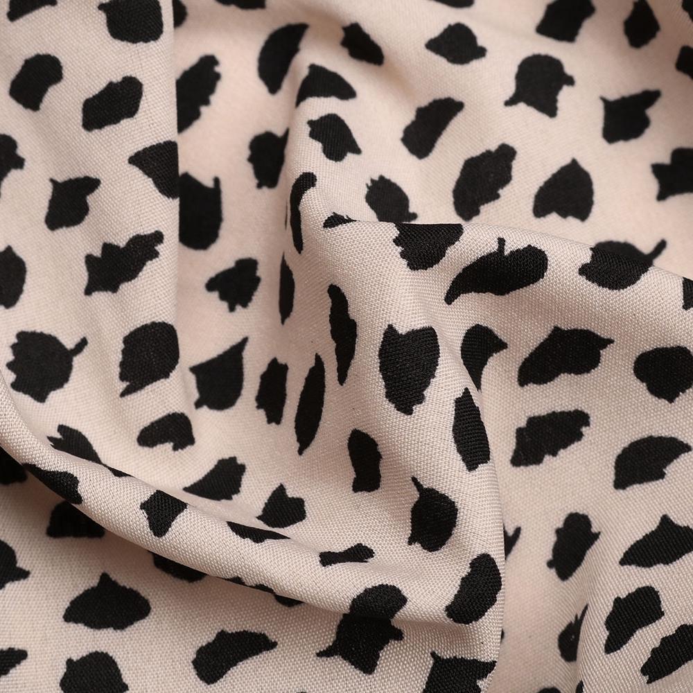 Летнее длинное платье с леопардовым принтом и короткими рукавами и V-образным вырезом и высокой талией