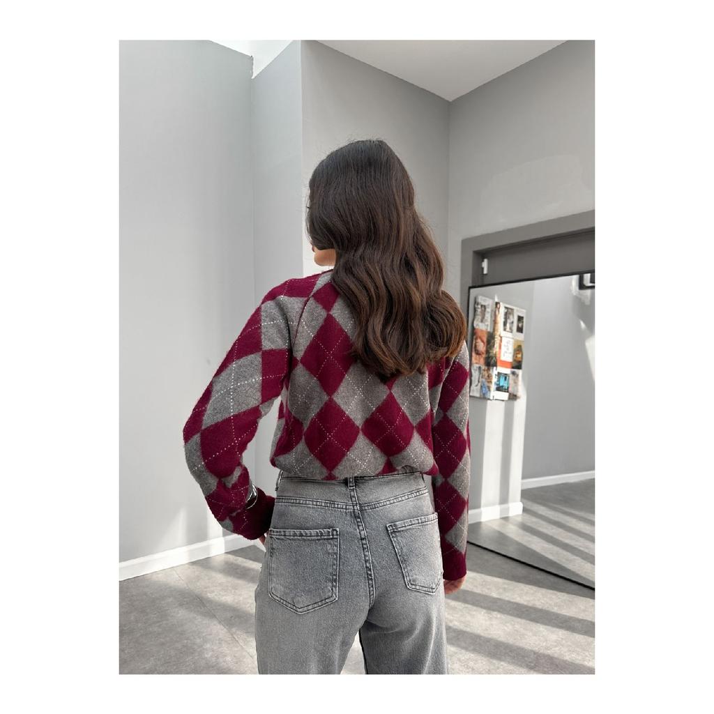 Square Pattern Sweater