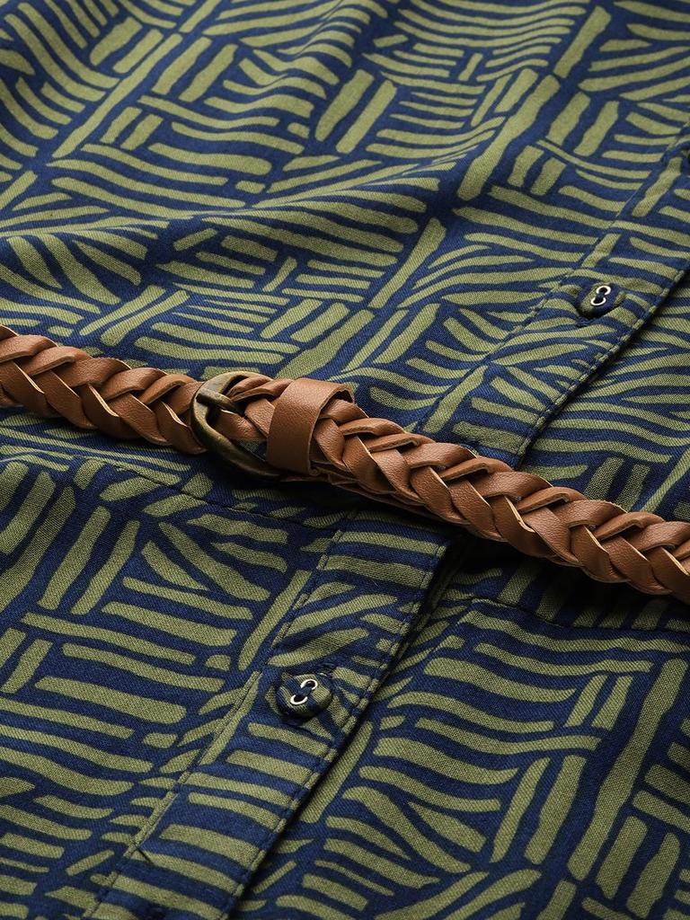 Зеленое платье-рубашка с поясом