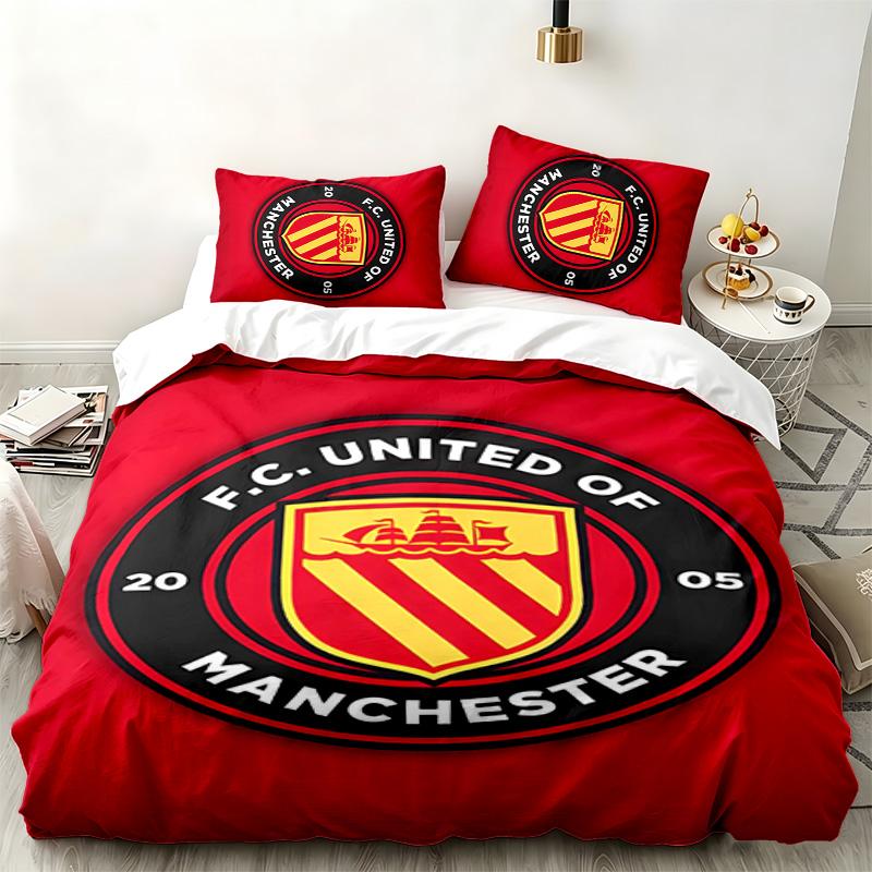 FC Manchester 3pc set Perfect for bedroom use Comfortable bedding set includes a duvet cover and two pillowcases Ideal birthday or Christmas gift