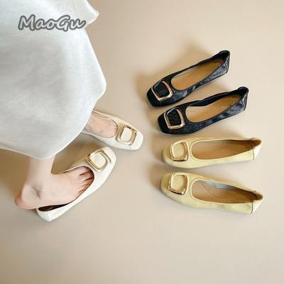 Модные туфли-лодочки на низком каблуке для офисных леди, с мягкой подошвой, квадратной пряжкой в качестве декора, слипоны для женщин, удобные лоферы с неглубоким вырезом, размеры 35-43