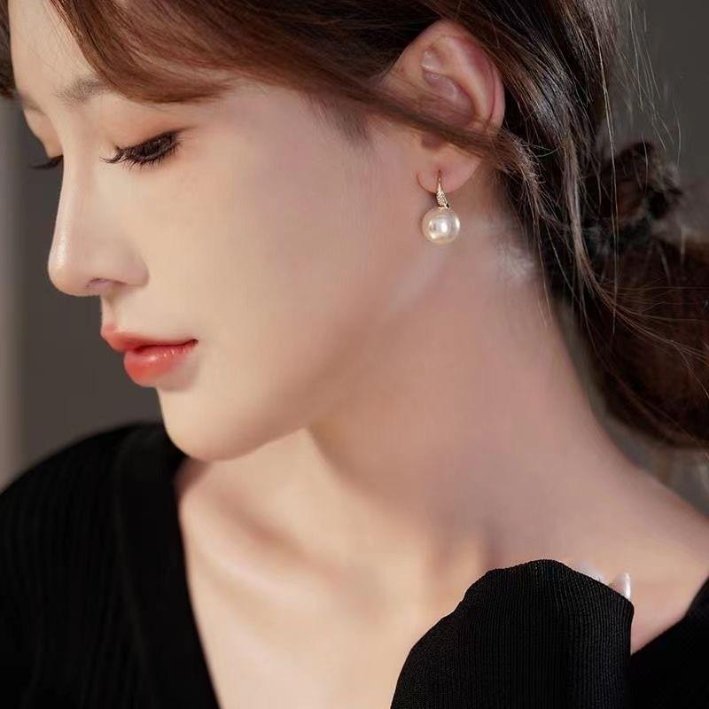 Vintage French Pearl Earrings: Chic, Elegant, and Versatile Women's Accessories