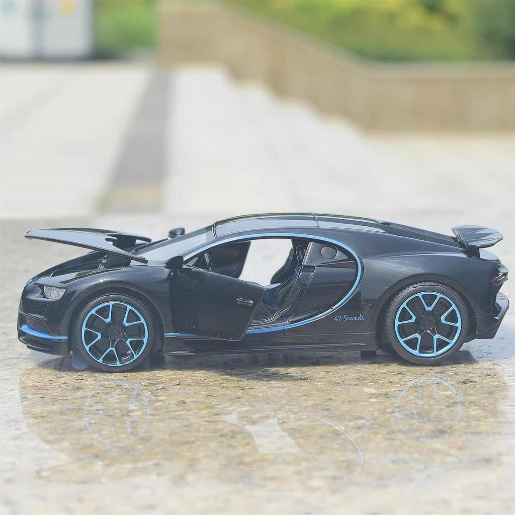 Bugatti Chiron Supersport Simulation Diecast & Toy Vehicles Sounds & Light Pull Back Car 1:32 Alloy Model Gifts For Children