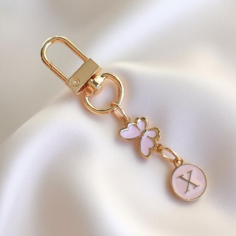 Металлический розовый брелок для ключей в виде бабочки, модный брелок с инициалами от A до Z, держатели для ключей от машины, подвеска для сумки, висячий декор, подарок для пары
