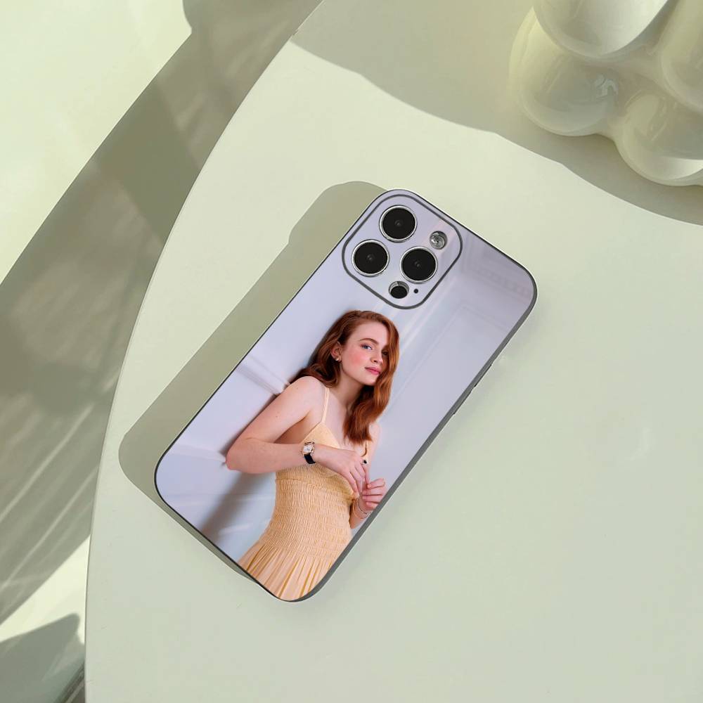 Чехол для телефона с изображением актрисы Сэди Синк Для iPhone 17,16,15,14,13,12,11 Pro Max,16Plus,XS Мягкий черный чехол