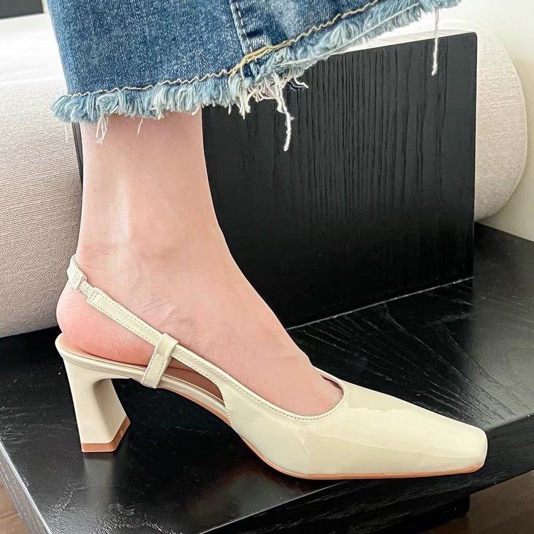 Niche Silver Thick-heeled Temperament Celebrity Bag Head Sandals Women's New Summer High-end Fashion Medium and High-heeled Evening Shoes