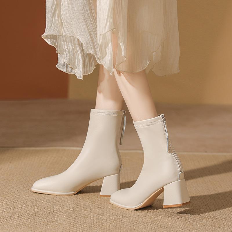 Белые короткие ботинки женские высокие каблуки 2025 осень и зима новая бархатная квадратная голова тонкие ботинки средний толстый каблук короткие ботинки Мартин
