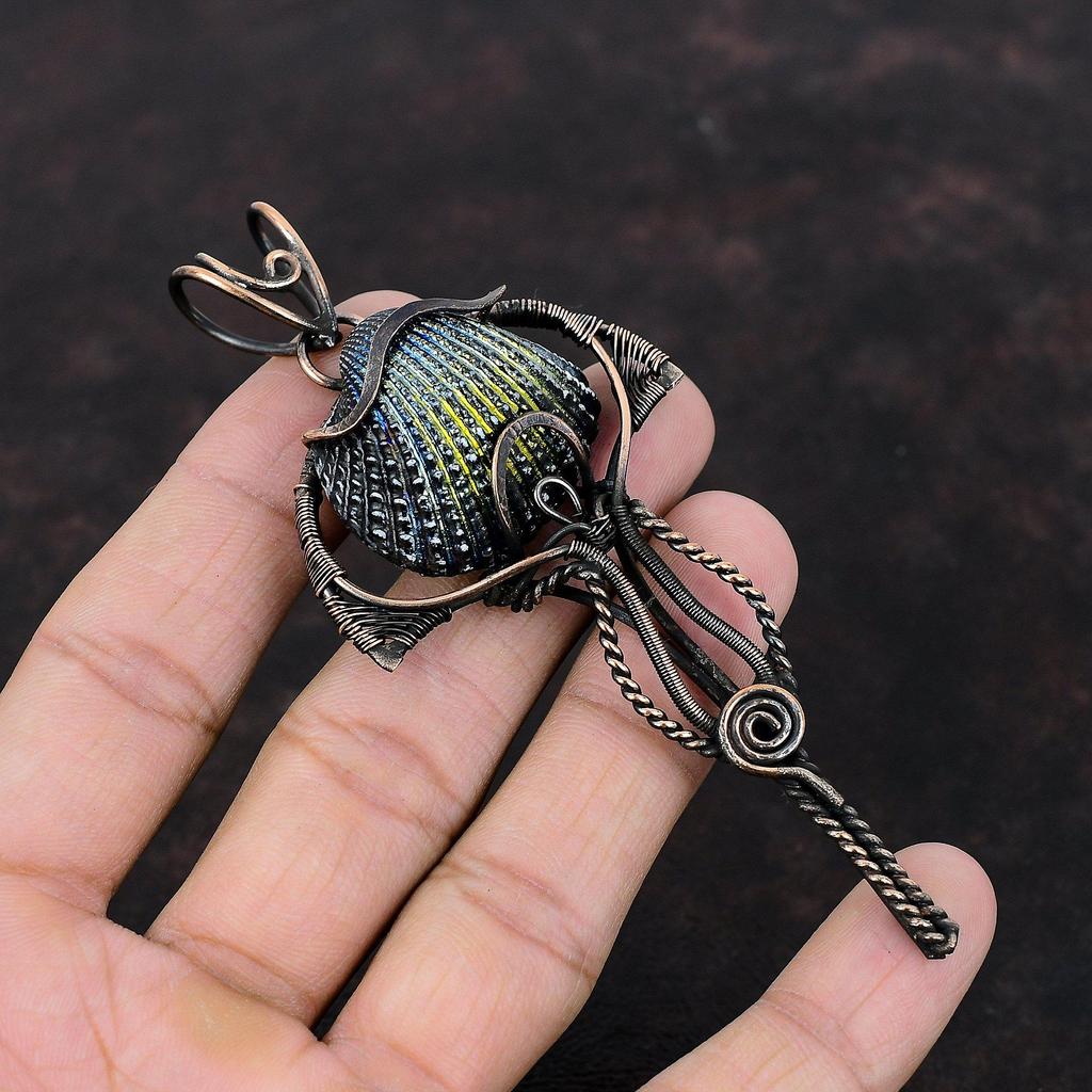 Подвеска в виде ракушки с титановым покрытием, подвеска из медной проволоки, ювелирное изделие ручной работы из меди, подвеска с драгоценным камнем, подарок на помолвку, уникальное дизайнерское украшение