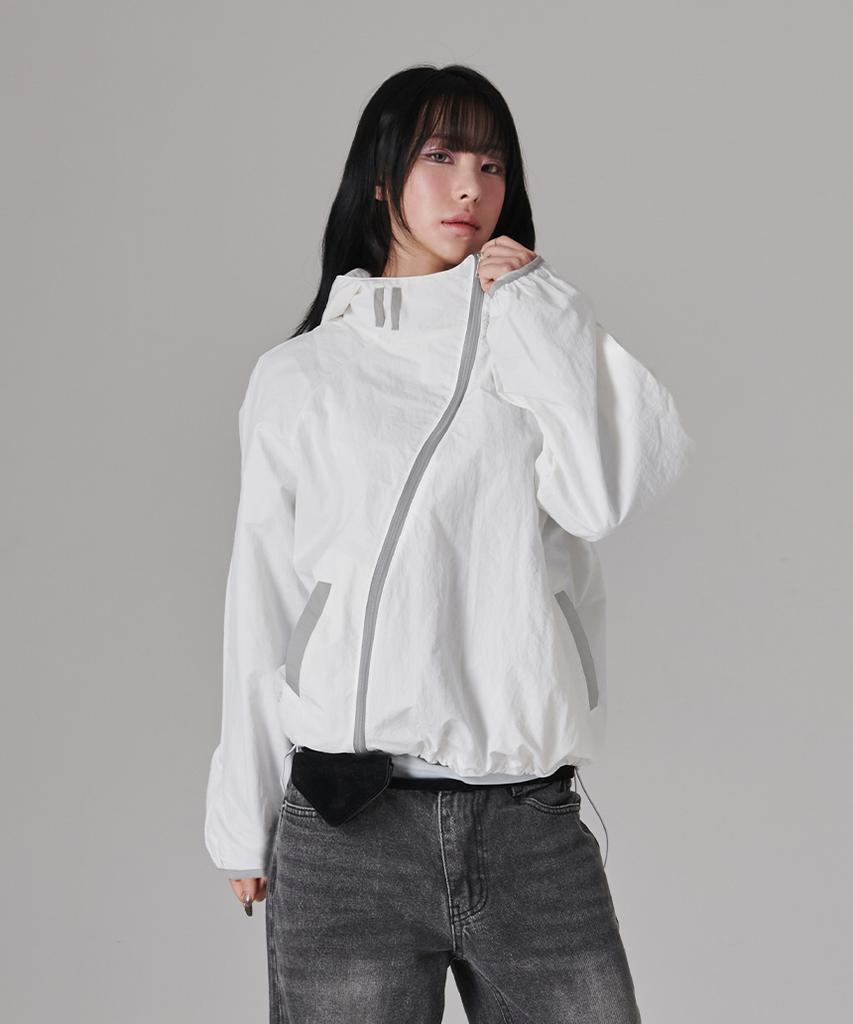 ESCAPEFROM Escf Logo Point Diagonal Closing Windbreaker White