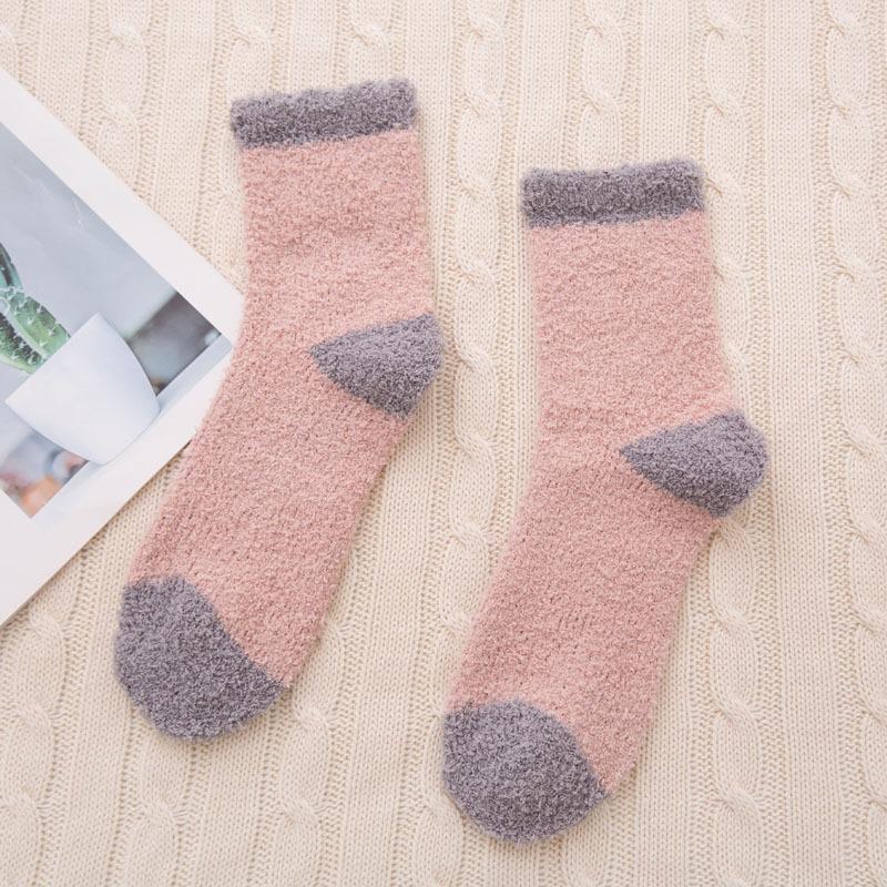 5/10 Pairs Casual Autumn Winter Fleece Lined Socks for Women Winter Coral Velvet Mid Calf Socks Thickened Warm Postpartum Floor Socks for Sleep