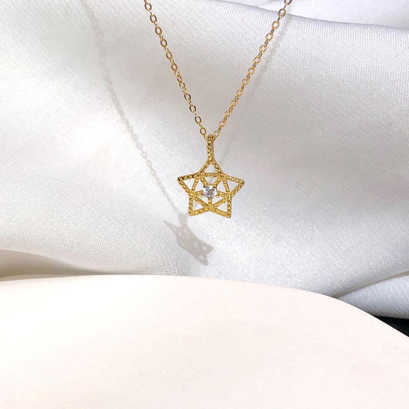 Fresh Five-pointed Star Inlaid Diamond Hollow Necklace with Simple and Versatile Collarbone Chain Student Trend