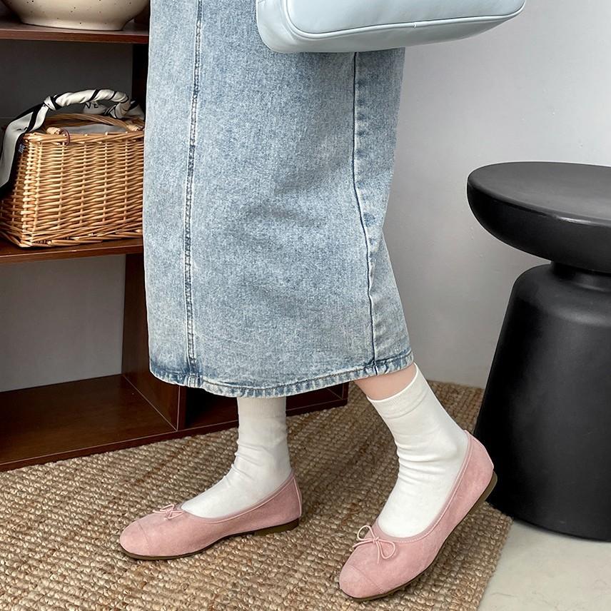 Модные и легкие туфли-лодочки во французском стиле балета с плоским дном и небольшим горлом, женские весенние туфли 2025 года с одной педалью и юбкой, туфли Мэри Джейн