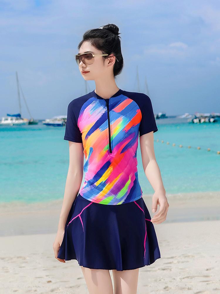 Спортивный купальник-накидка больших размеров 2025 с шортами в стиле сплит для женщин